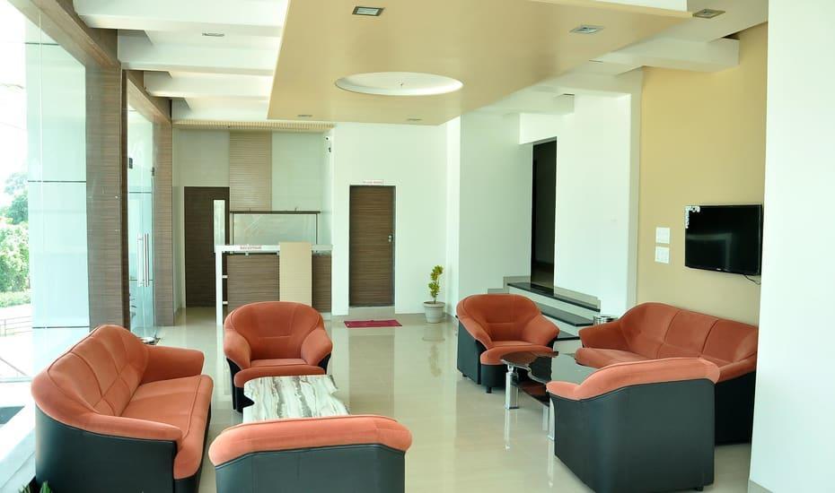 Sandesh Resort Wai Buitenkant foto