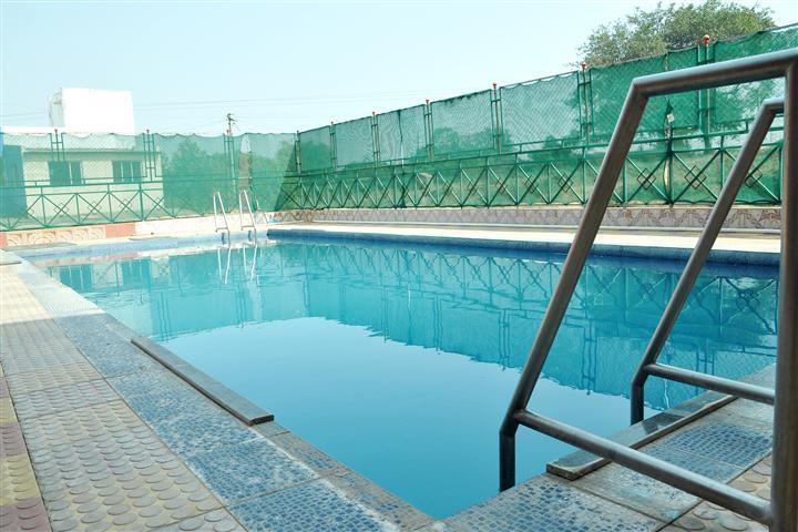 Sandesh Resort Wai Buitenkant foto